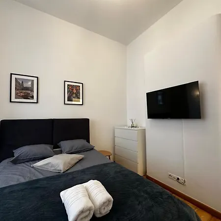 Stara Winiarnia Apartment *